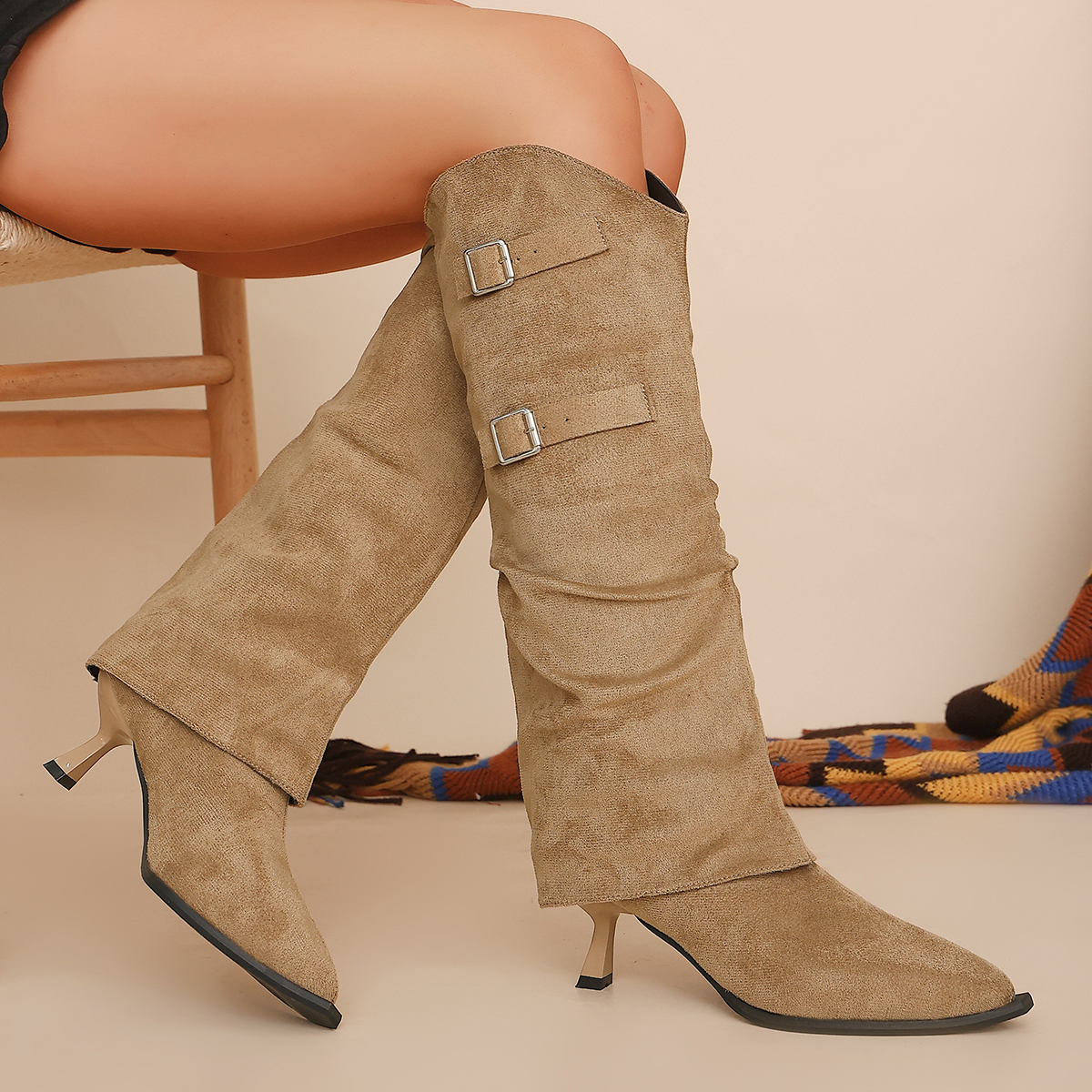 Spicy Girl Studded Pointed-toe - Wide Fit Heels 리뷰 및 가격