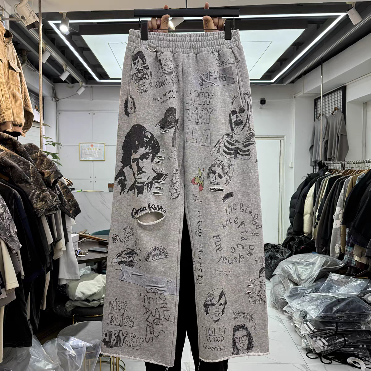 Retro Graffiti Character Lette - Women Shoes Joggers 리뷰 및 가격