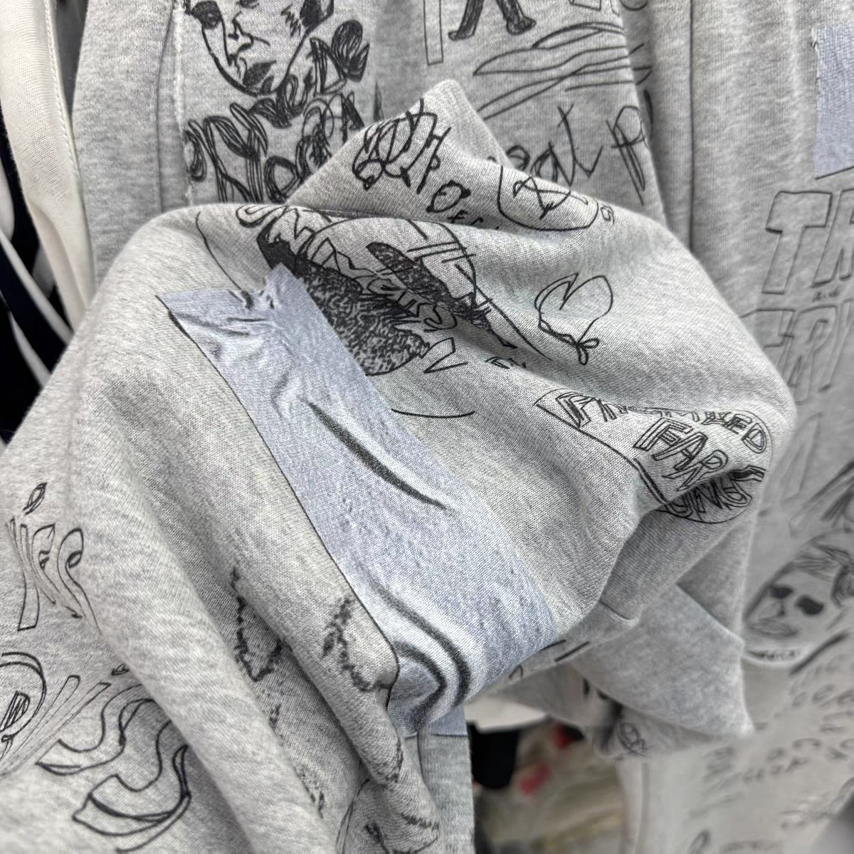 Retro Graffiti Character Lette - Women Shoes Joggers 리뷰 및 가격